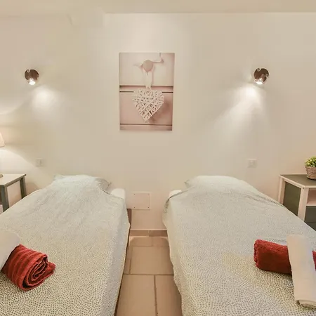 Lavende Feriehus Dégagnac