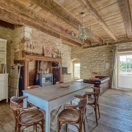 Lavende Holiday home Degagnac